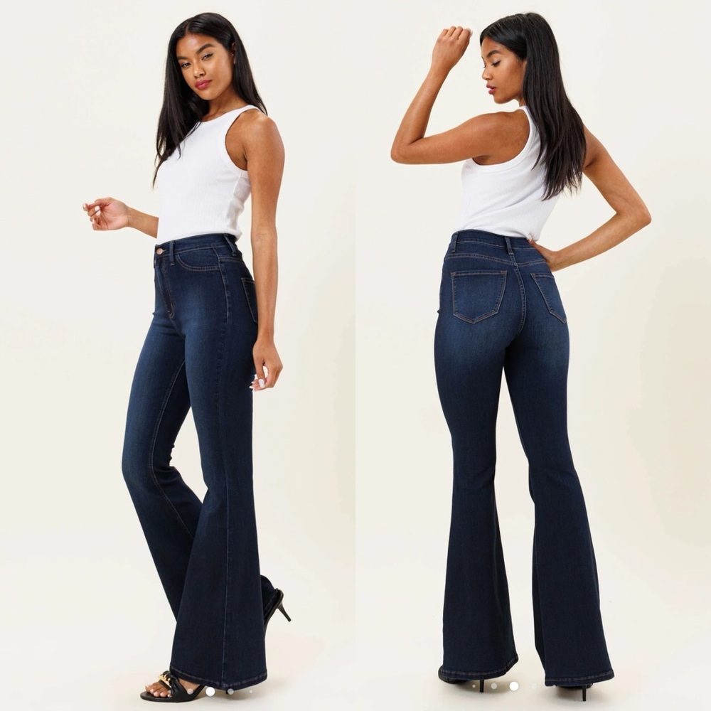 NWT Vibrant M.I.U. High Waisted Bell Flare Jeans Size: 31
